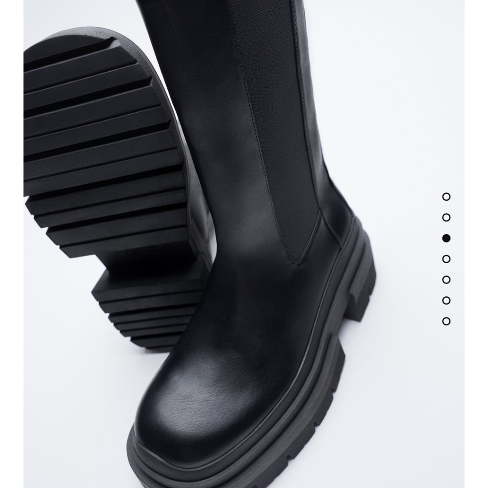 Most wanted Zara boots!!! Trendy & chucky!